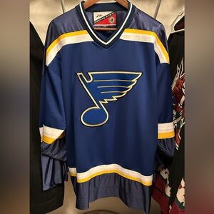 St Louis Blues Pro Player brand replica jersey size Large